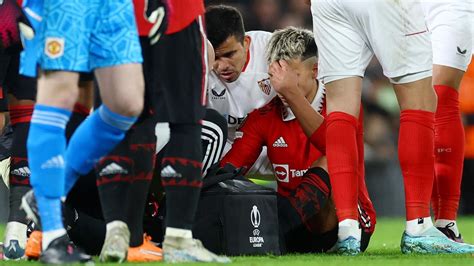 Man Utd: Erik ten Hag on injury concerns and depth in squad - BBC Sport