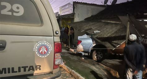 Carro Invade Lanchonete Mata Uma Pessoa E Deixa Outra Ferida No