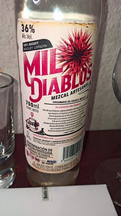 Botella De Mezcal Mil Diablos Denominacion De Origen Oaxaca Mexico Uno