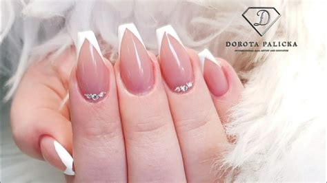 Sculpted Coffin Shape Nails With V Shape French Manicure Fiber Gel