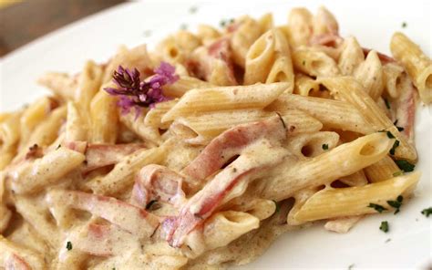 Pasta Con Crema Di Patate E Speck Primo Piatto Adatto Per La Cena