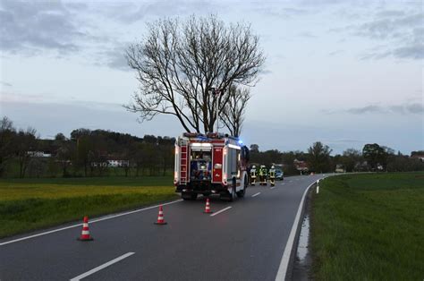 Fotos Unfall auf Staatsstraße 2086 bei Hausröcklmühl Neumarkt St Veit