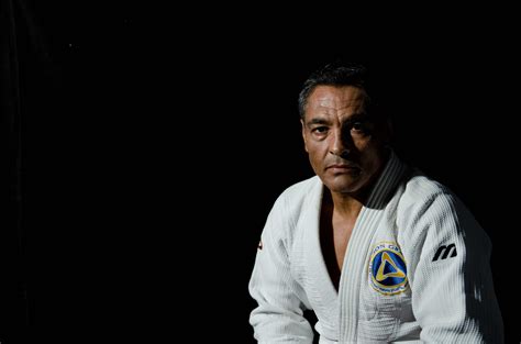 Rickson Gracie Blir Tilldelad Rött Bälte I Brasiliansk Jiu Jitsu Mma