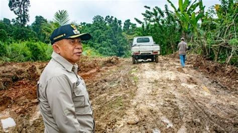 Wabup Banggai Monitoring Proyek Pekerjaan Jalan Di Tiga Kecamatan