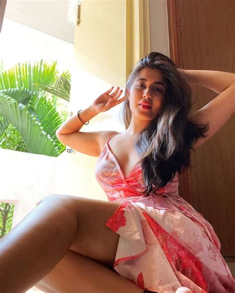 Hot Photos Nikita Sharma TeluguBulletin