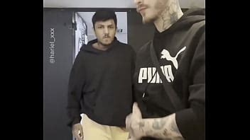 ME CHUPÓ Y ME METO EL PELO EN EL BAÑO DEL CINE XVIDEOS