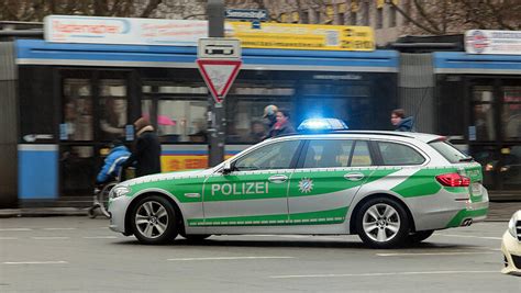 Versuchte Vergewaltigung Polizei Sucht Wichtigen Zeugen Abendzeitung