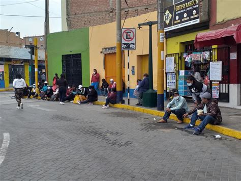 Huacho Comerciantes Volvieron Al Frontis De Colegio Paulet