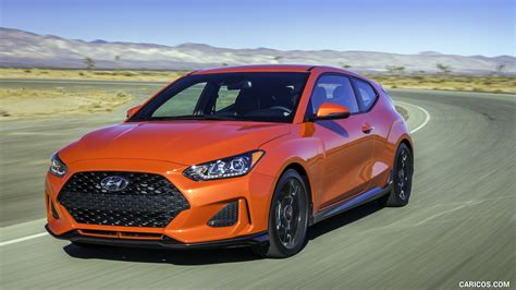 Hyundai Veloster R Spec Turbo Front Three Quarter Caricos