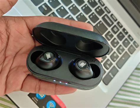JBL C100TWS True Wireless Earbuds Review - HiTricks