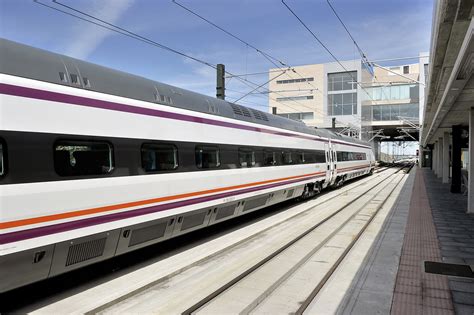 Renfe destaca la incorporación del nuevo Alvia directo a Avilés de la