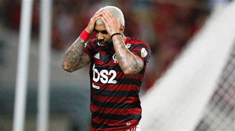 Flamengo perde para Peñarol em noite de recorde e expulsão de Gabigol