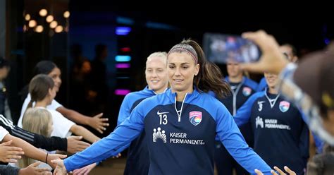 Fotboll USA s ikon Alex Morgan avslutar karriären Så mycket mer än