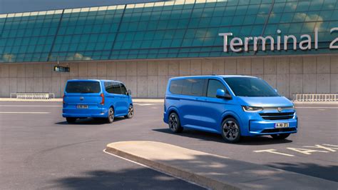 VW Caravelle 2025