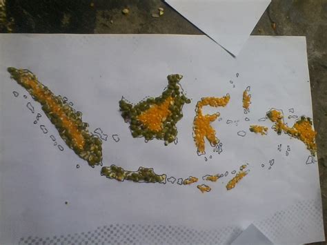 Menempel Gambar dengan Biji-bijian