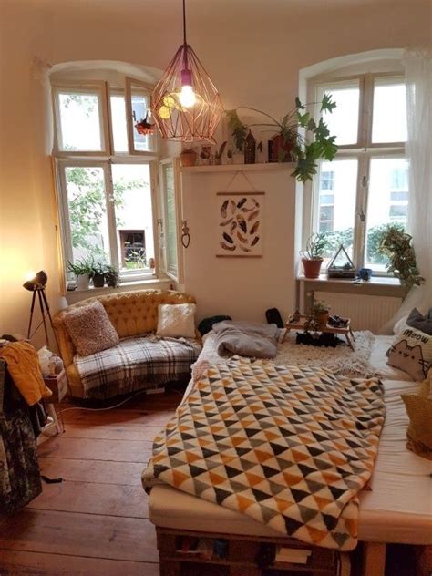 Gemütliches WG Zimmer in Berlin in 2024 Wg zimmer Altbau zimmer