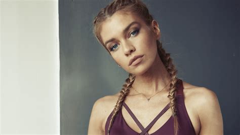 Download Braid Celebrity Stella Maxwell 4k Ultra Hd Wallpaper