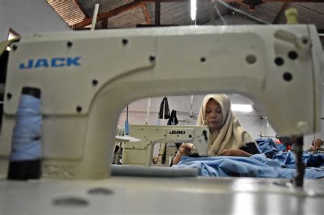 Pertumbuhan Industri Pakaian Jadi Antara News