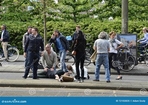 fahrradunfall redaktionelles bild bild von notfall unterstutzung