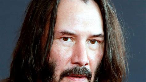 Esta Es La Raz N Por La Que Keanu Reeves Regala Gran Parte De Su