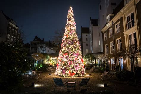 This Christmas Tree in Amsterdam is created by a famous fashion ...