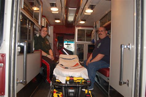 Emt Pair Deliver Baby In Valley Stream Ambulance Herald Community