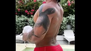 MAROMBAGAY NET Macho De Sunga Vermelha XVIDEOS