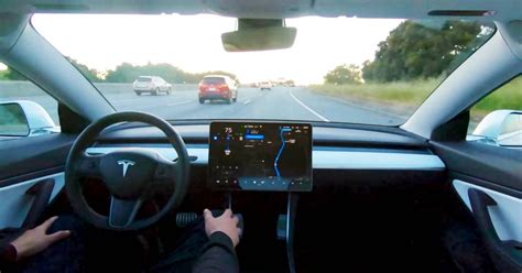 Tesla Autopilot Usa Aperta Un Inchiesta Ufficiale Su 765 Mila Auto