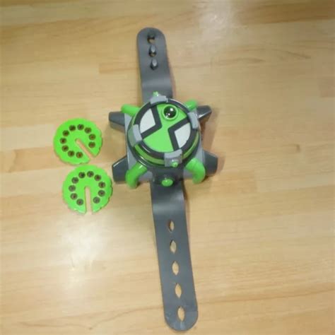 BEN 10 ALIEN Force Omnitrix Illuminator Projector Toy Watch 3 Disk