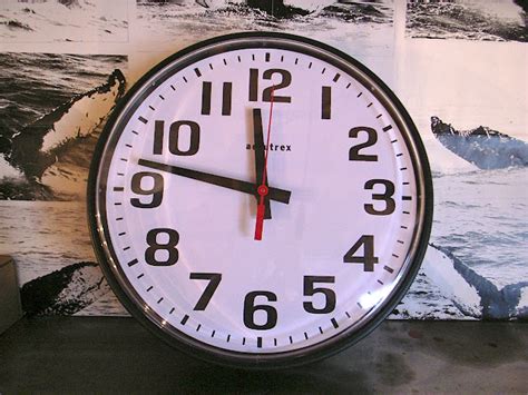 Welcoblog Franklin 12inch Wall Clock