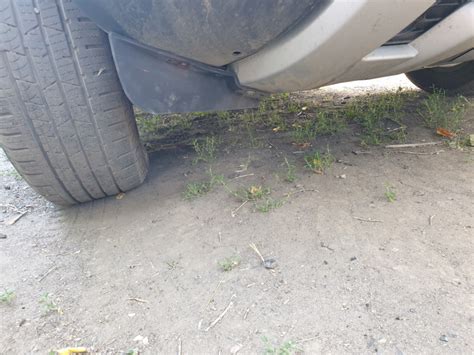Передние брызговики и ручки для пакетов в багажник — Renault Duster (1G ...