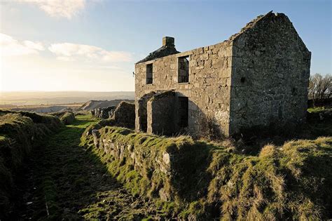 The Derelict Beauty Of Abandoned Cornwall In Stunning Pictures