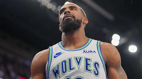 Wolves Mike Conley Named 2023 24 Nba Teammate Of The Year Yardbarker