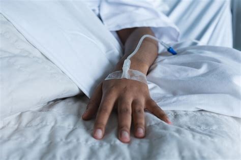 Premium Photo Close Up Of Hand Of African American Female Patient