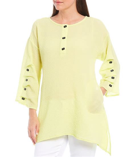 Calessa 3 4 Sleeve Button Detail Crinkle Tunic Dillards In 2020