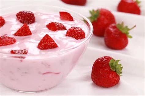 Strawberry Yogurt And Strawberries Eat This Much