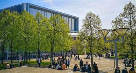 L université Paris 13 change de nom pour développer son attractivité