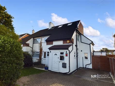 3 Bed Semi Detached House For Sale In Grange Road Chessington Surrey