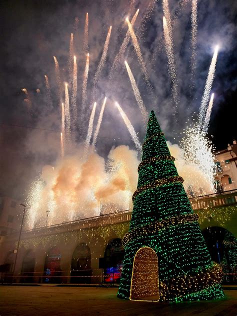 Spettacolo A Castel Di Sangro Con L Accensione Delle Luminarie