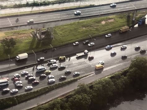 Capotamento De Carro Na Linha Vermelha Mobilidade Rio