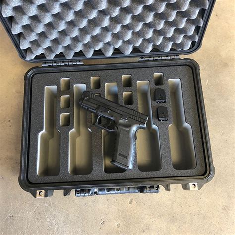 Pelican™ 1500 5 Pistol Case Nalpak Inc