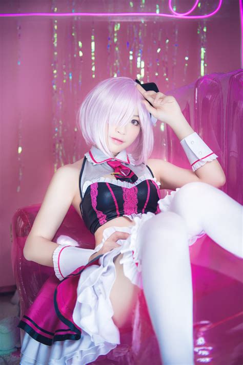 Ngất ngây với cosplay cô nàng Mashu Kyrielight cực gợi cảm trong Fate