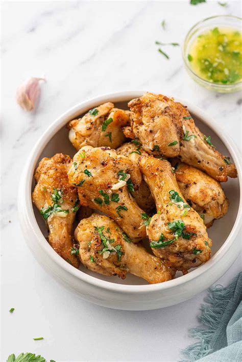 Easy Air Fryer Garlic Chicken Wings Recipe Cookin With Mima