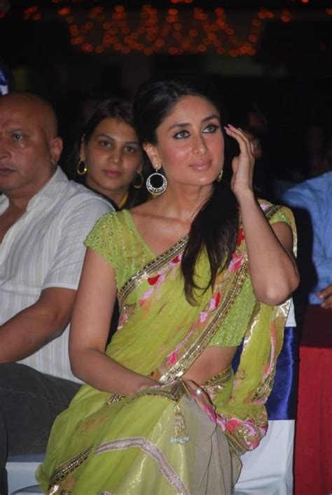 FILM ACTRESS HOT PICS Kareena Kapoor Expose Her Belly Button In Green Saree