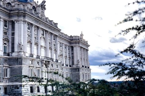 Fachada Del Palacio Real De Madrid Foto Premium