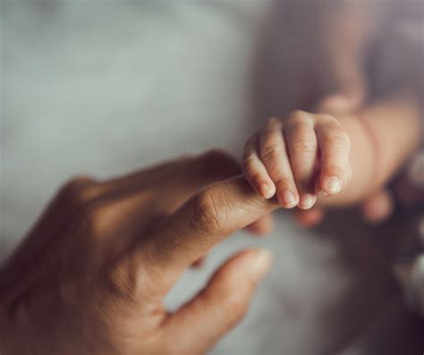 Malore Nel Sonno Muore Giovane Infermiera Dormiva Accanto Alla Figlia