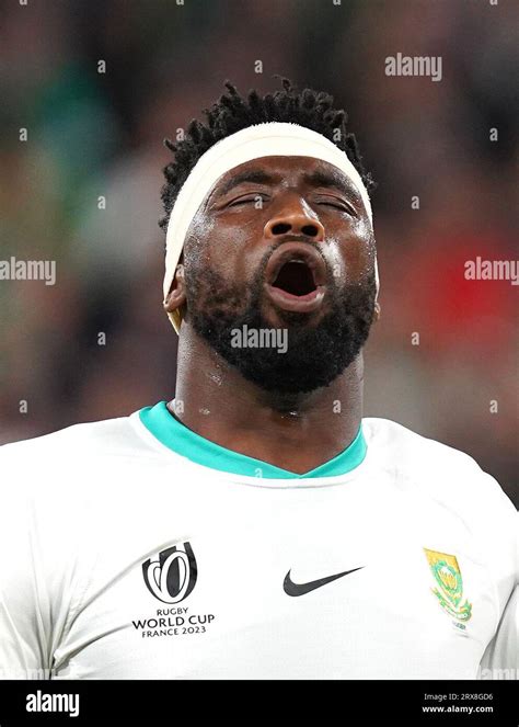 L Africain Siya Kolisi Signe L Hymne National Avant La Coupe Du Monde