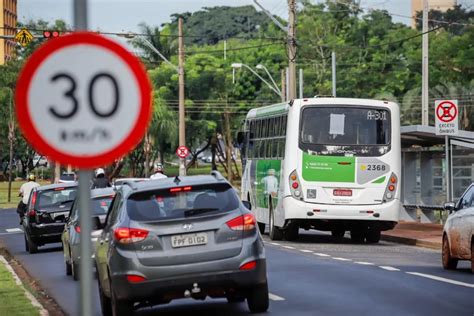 Faixas exclusivas de ônibus passam a ser preferenciais em 11 avenidas