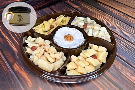 Сырная тарелка "НОВИНКИ СЕЗОНА" - купить с доставкой по выгодным ценам ...