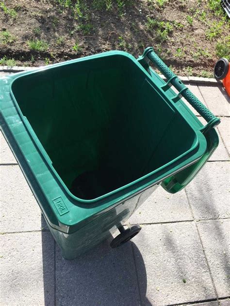 Мусорный бак с крышкой 120 литров на колесиках: 9 800 тг. - Прочие ...